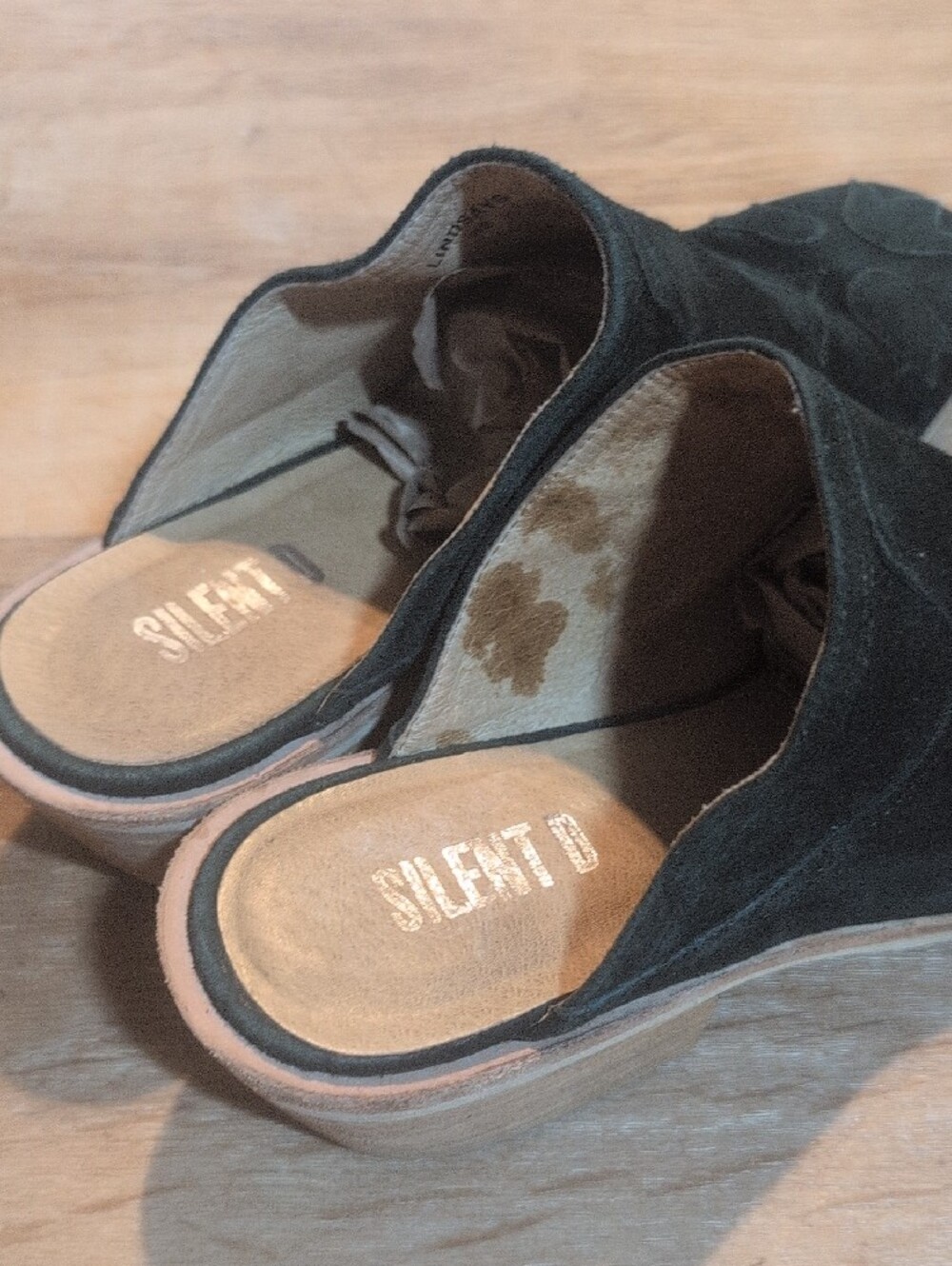 ANTHRO Silent D Black Suede Floral Slip-On Mules - Picture 5 of 9